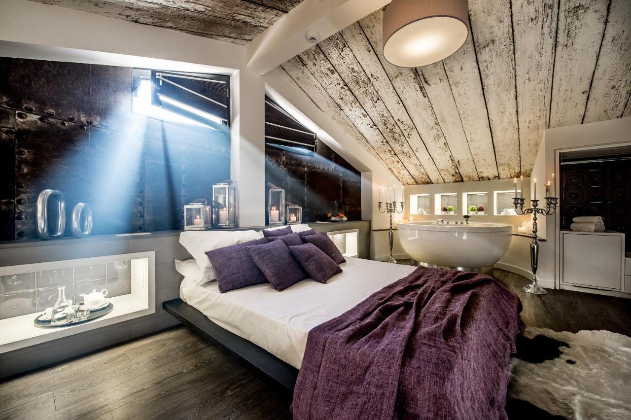 Emphasis Suites & Rooms Кальярі Екстер'єр фото